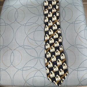Stylish Black and Gold Patterned Men's Tie